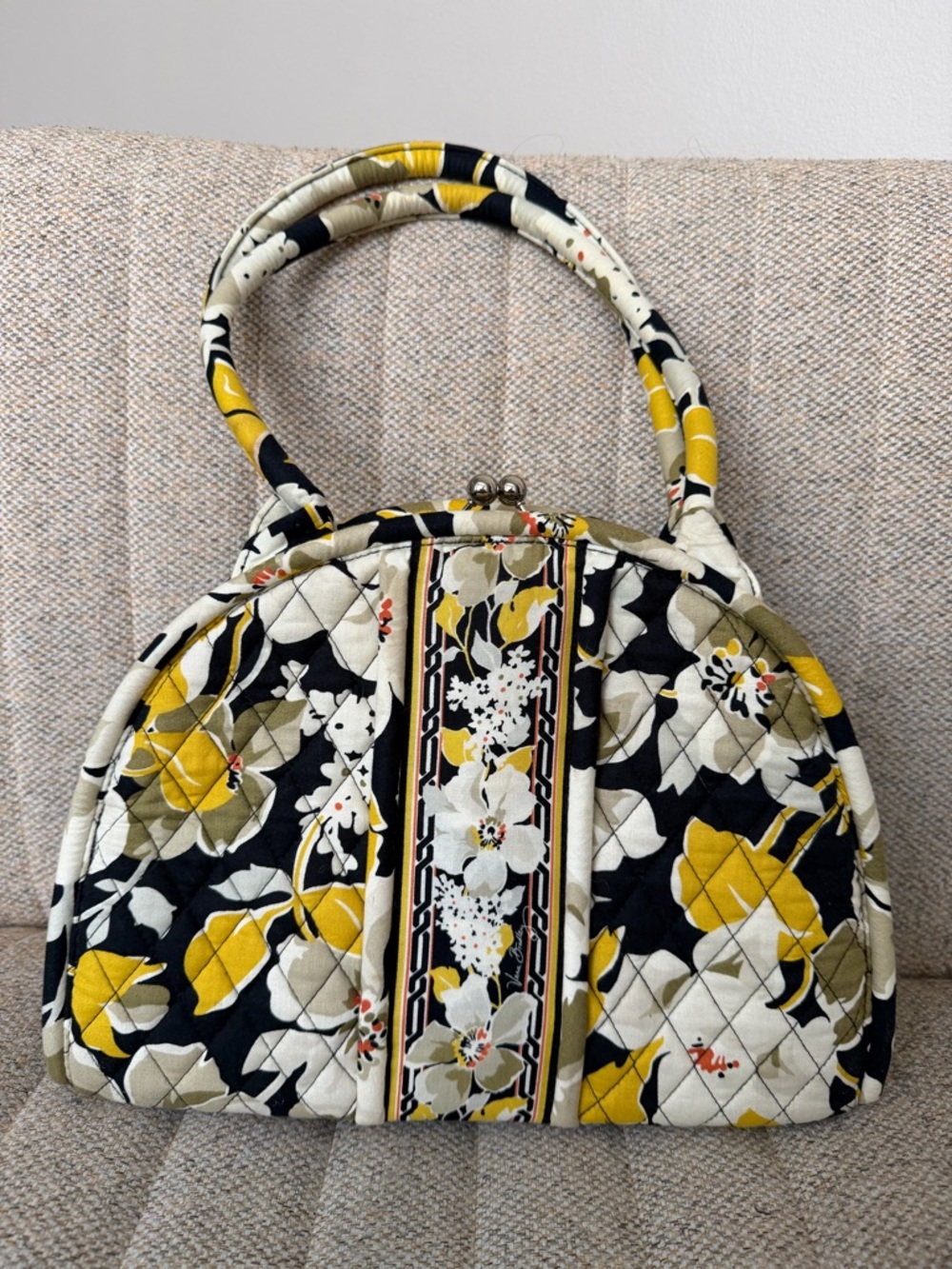 VERA BRADLEY "Eloise" Quilted kisslock Handbag in Yellow, Black & Cream